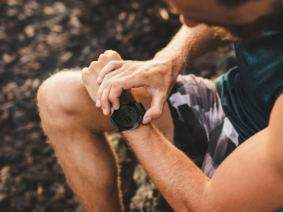 This stylish outdoor smartwatch manages your health & training