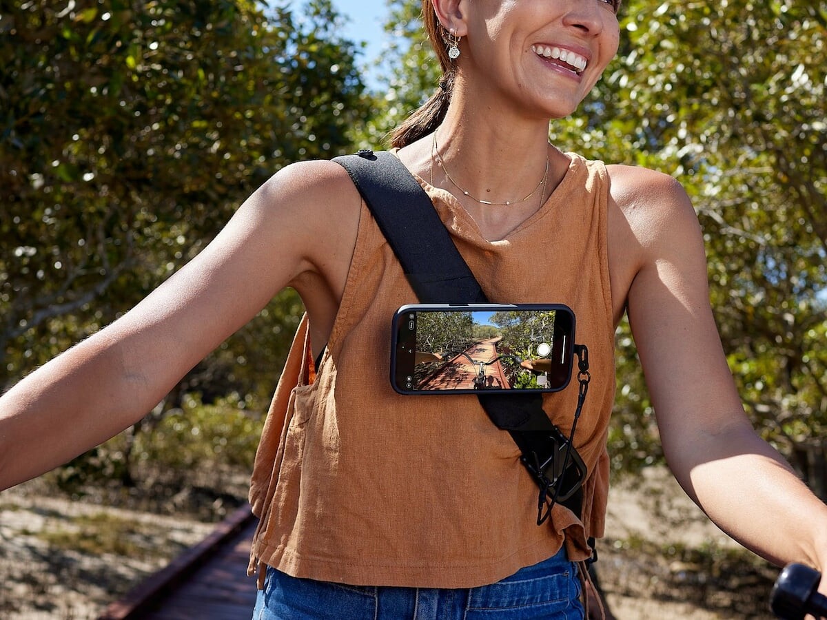 This sling for smartphone photography enables stunning creations