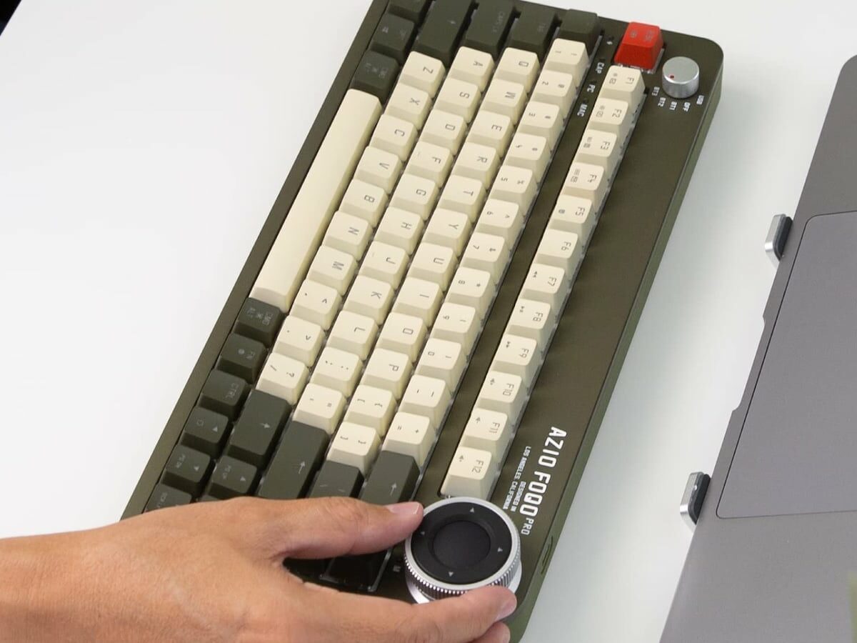 This PC & Mac hot-swappable keyboard is a joy to type on