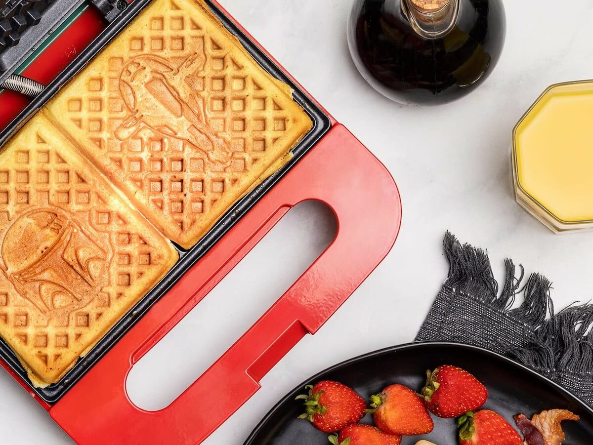 Uncanny Brands Star Wars Boba Fett double-square waffle maker