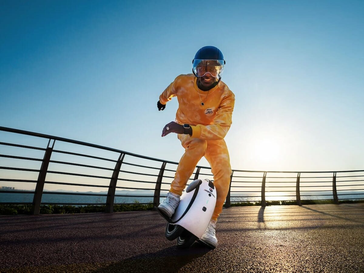 INMOTION E20 Electric Unicycle helps you master riding in 3 min!