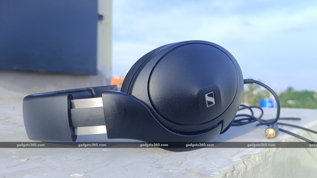 Sennheiser HD 620S Review: Snug and Sound