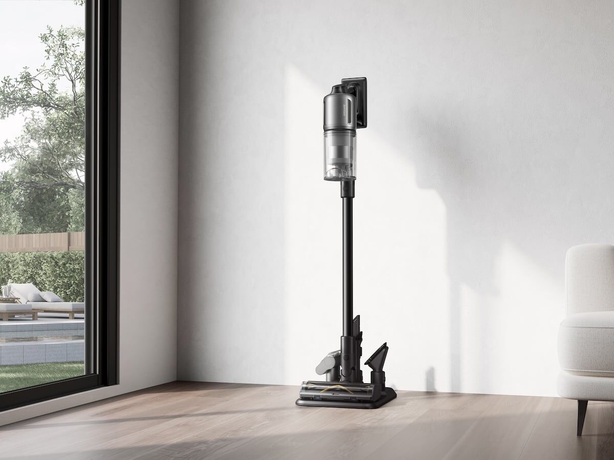 Dreame Z30 stick vacuum has a pet de-shedding attachment!