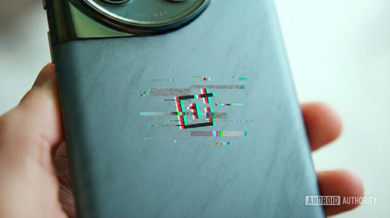 oneplus-logo-glitch-effect-hero-scaled.jpg