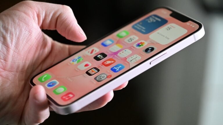67055-140899-67029-140854-iphone17ereview-5-xl-xl.jpg
