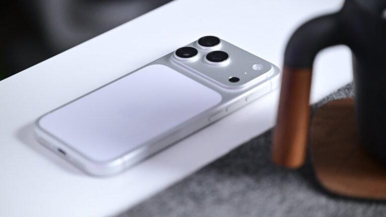 67236-141377-iPhone-17-Pro-on-table-xl.jpg