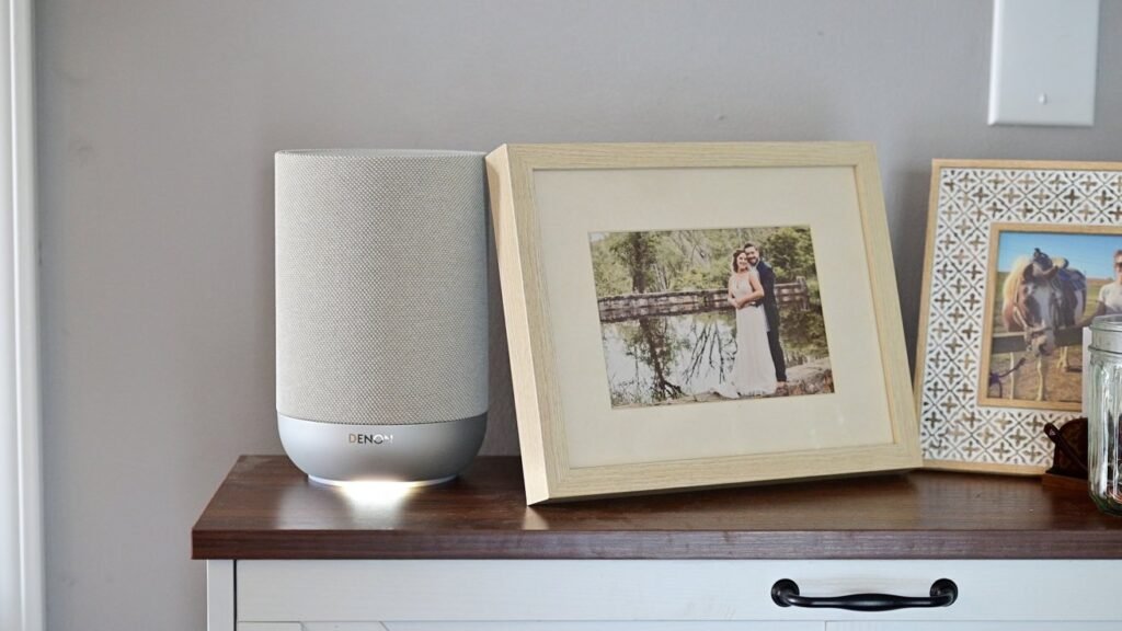 67120-142307-Denon-Home-200-on-Shelf-xl.jpg