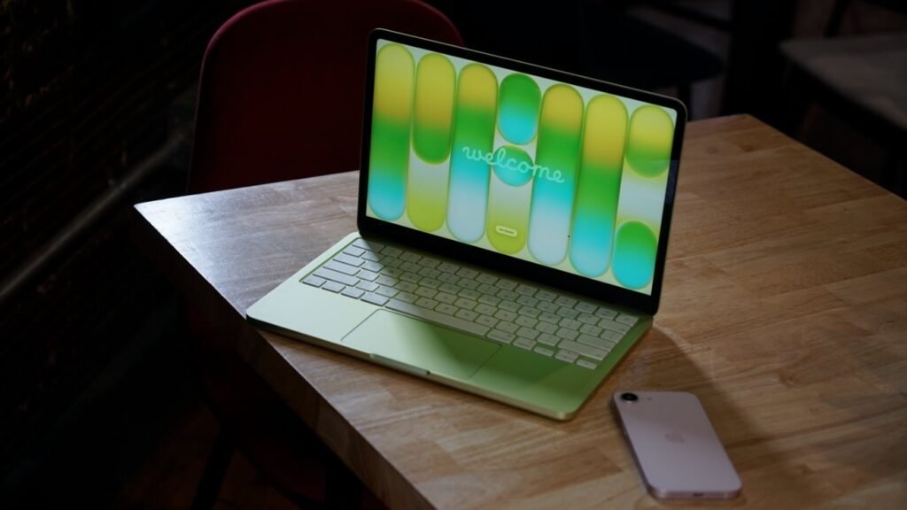 67597-142430-67567-142363-MacBook-Neo-citrus-iPhone-17e-blush-xl-xl.jpg