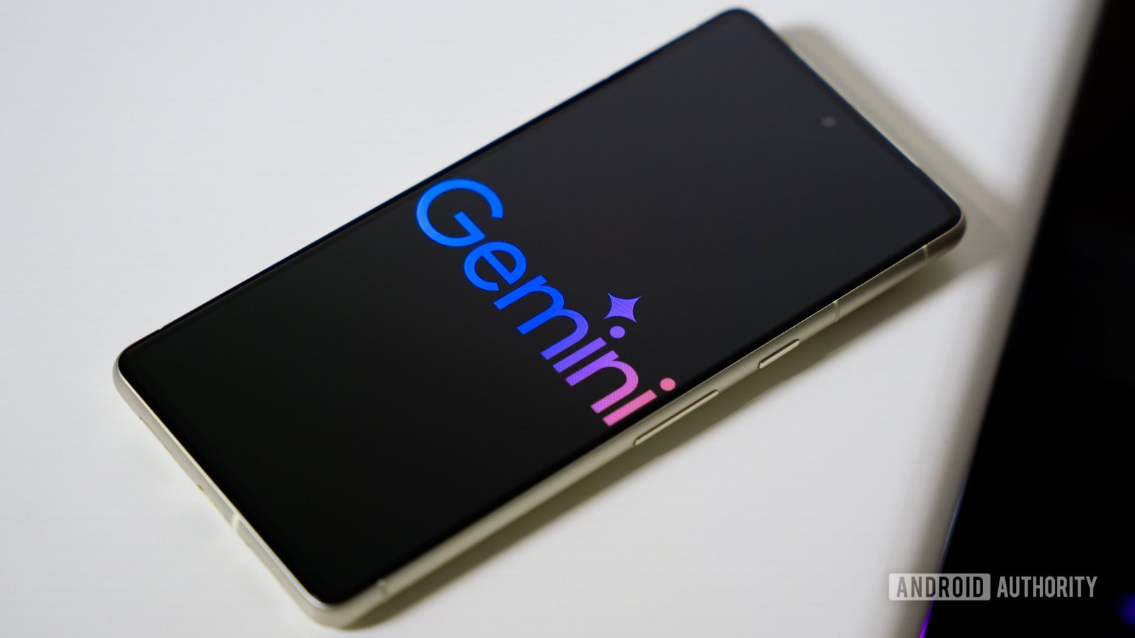 Google-Gemini-logo-on-smartphone-stock-photo-3.jpg