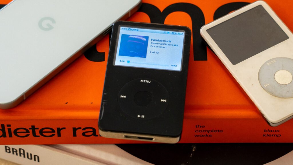 ipod-vs-android-phone-3.jpg