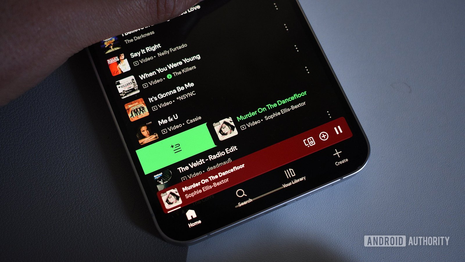 spotify-android-app-swipe-to-add-to-queue-gesture-1.jpg