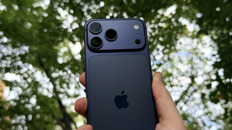 67981-143313-iPhone-17-Pro-Max-held-xl.jpg