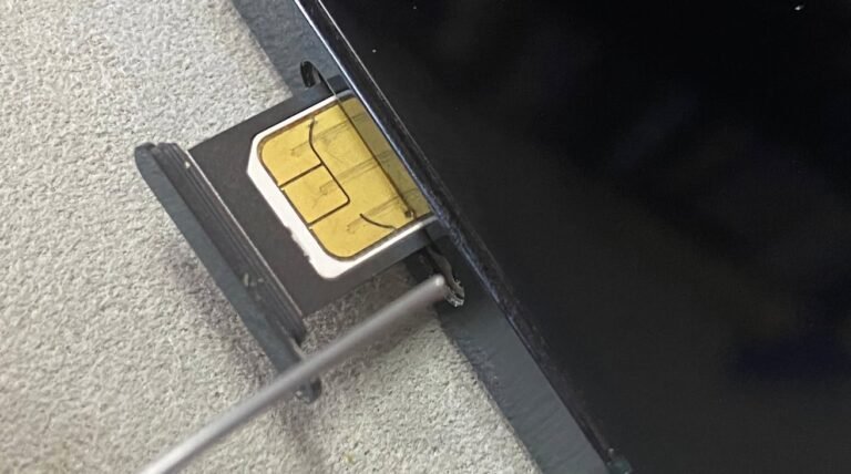 68112-143568-53664-107901-46261-90109-sim-tray-iphone-xl-xl-xl.jpg