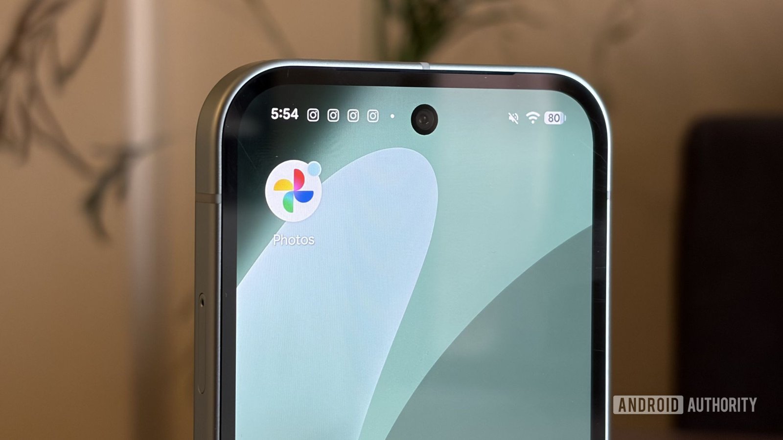 Google-Photos-app-icon-on-the-Pixel-10a.jpg