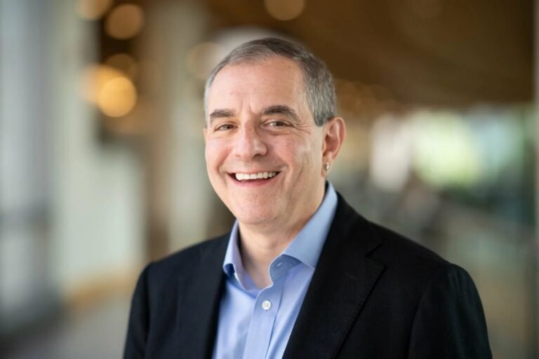 mit-economics-david-autor.jpg