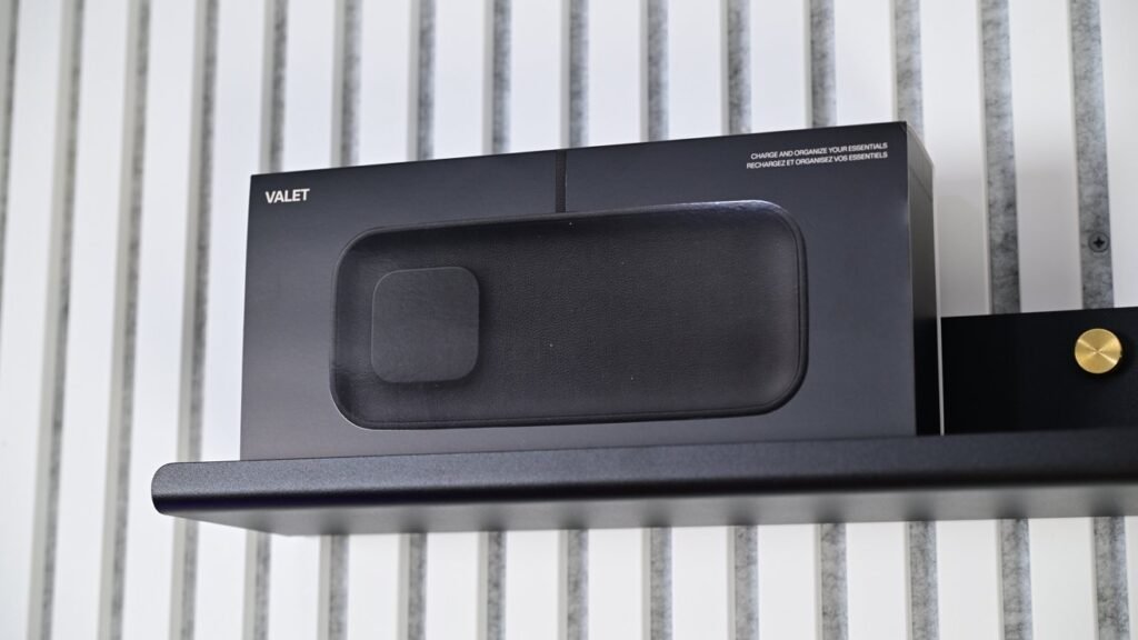 68384-144133-Twelve-South-Valet-Box-on-Shelf-xl.jpg