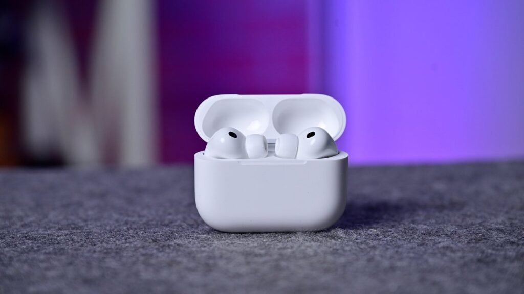 68625-144583-AirPods-Pro-3-open-case-xl.jpg