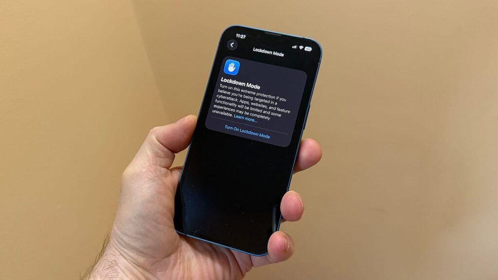 enable-lockdown-mode-on-an-iphone.jpg