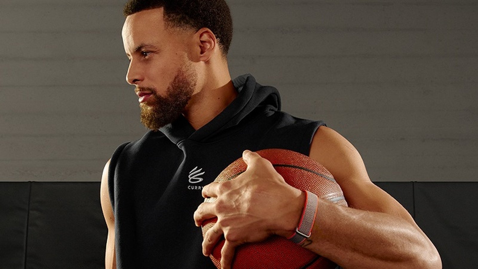 fitbit-air-stephen-curry-fitness-tracker-01.jpg