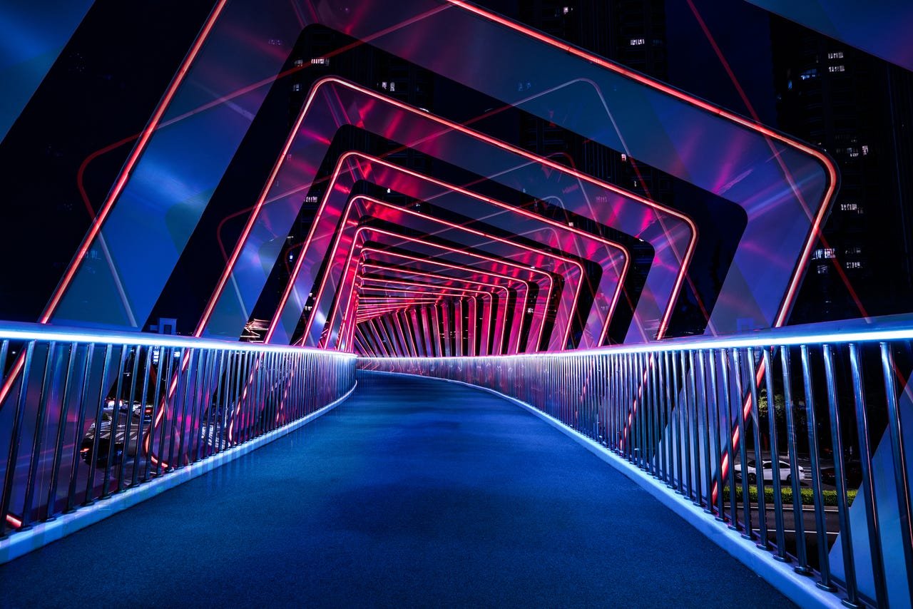 vrtunnel-gettyimages-2226285470.jpg