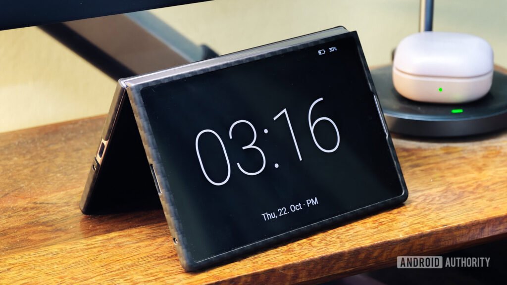 Android-standby-iphone-duo-inspired.jpg