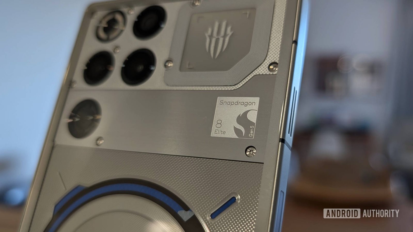 REDMAGIC-11-Pro-Snapdragon-8-elite-Gen-5-closeup.jpg